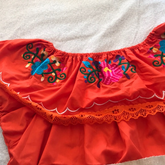 Mexican off the shoulder traditional blouse - Picture 2 of 4
